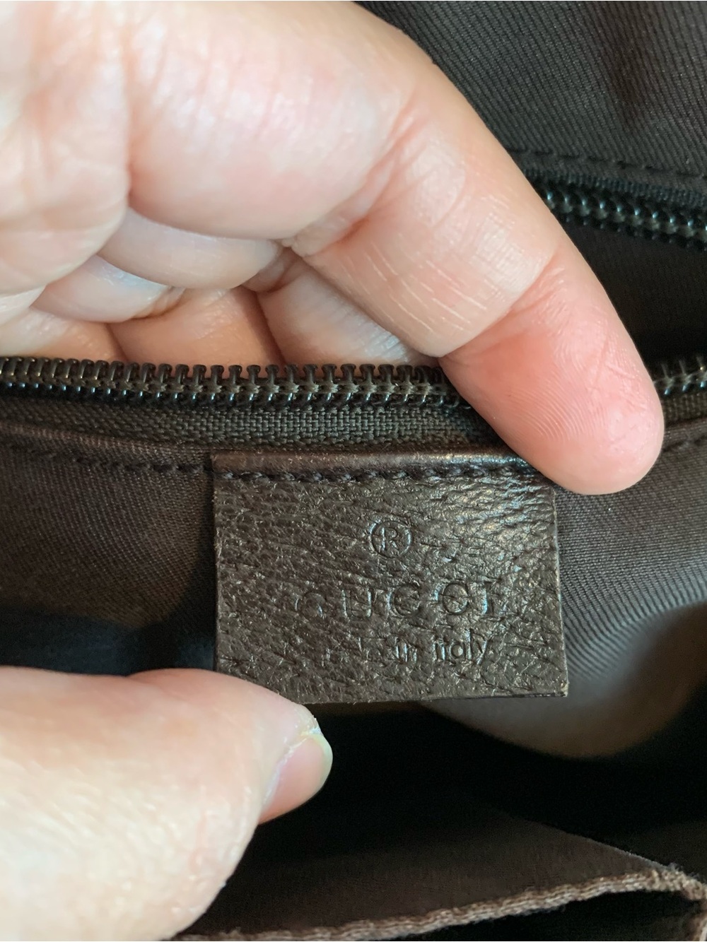 Authentic Vintage Gucci GG Canvas Crossbody Bag Style 122759 - Picture 9 of 12